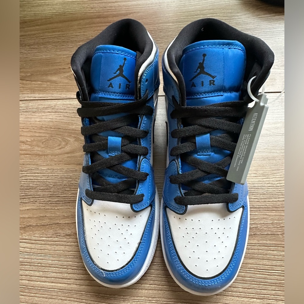 NEW- No Box- AIR JORDAN Blue 7Y